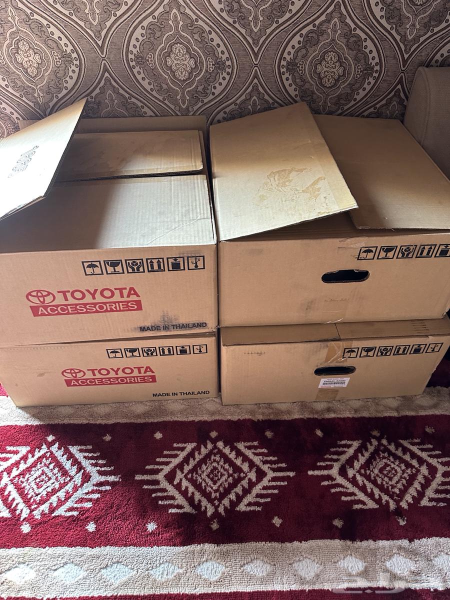 Selling upgraded 2025 Camry rims with semi-new lug nuts, used for two days64481433954051110