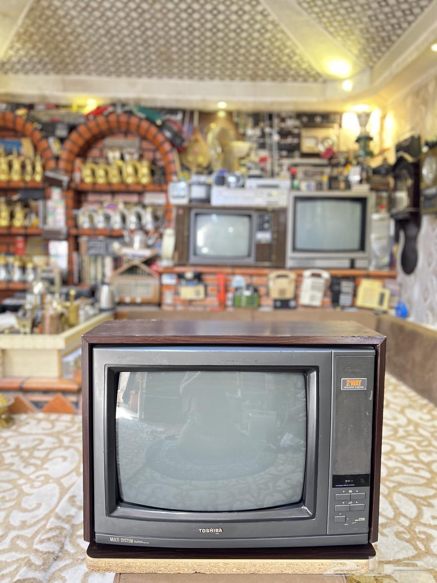 تلفزيون توشيبا خشبي قديم تراثي64348861069571110