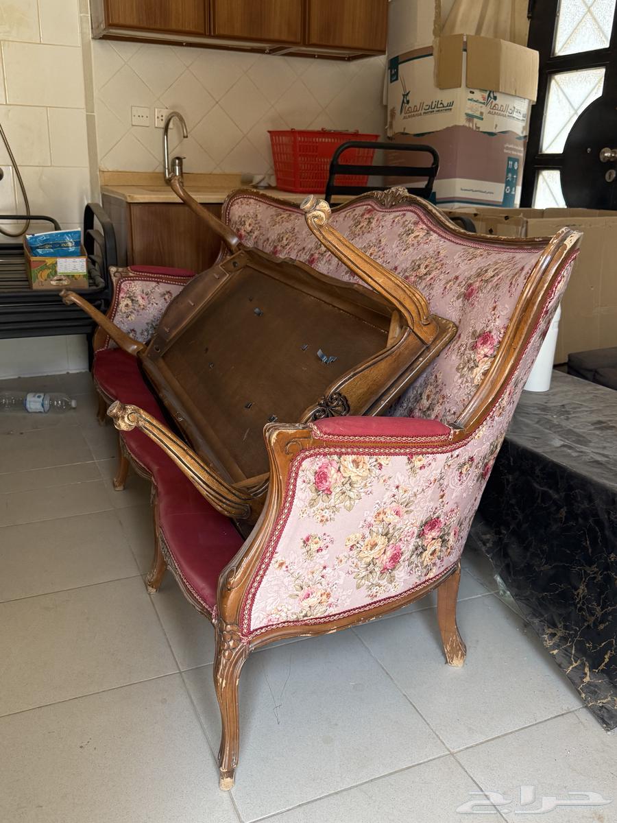 Classic sofa set with tables64344168974594112