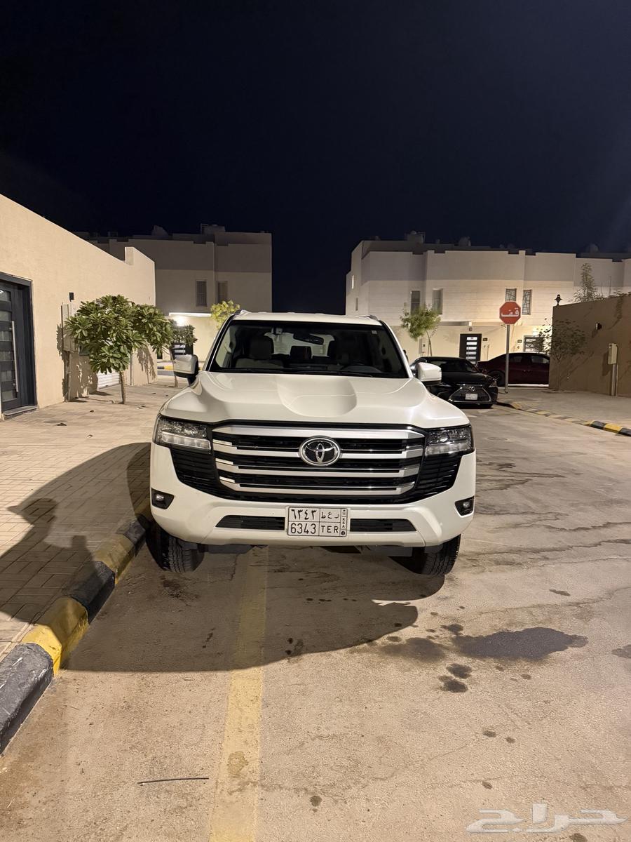 للبيع لاندكروزر 2023 ديزل بريمي جكسار L1 هدد64491129759234111