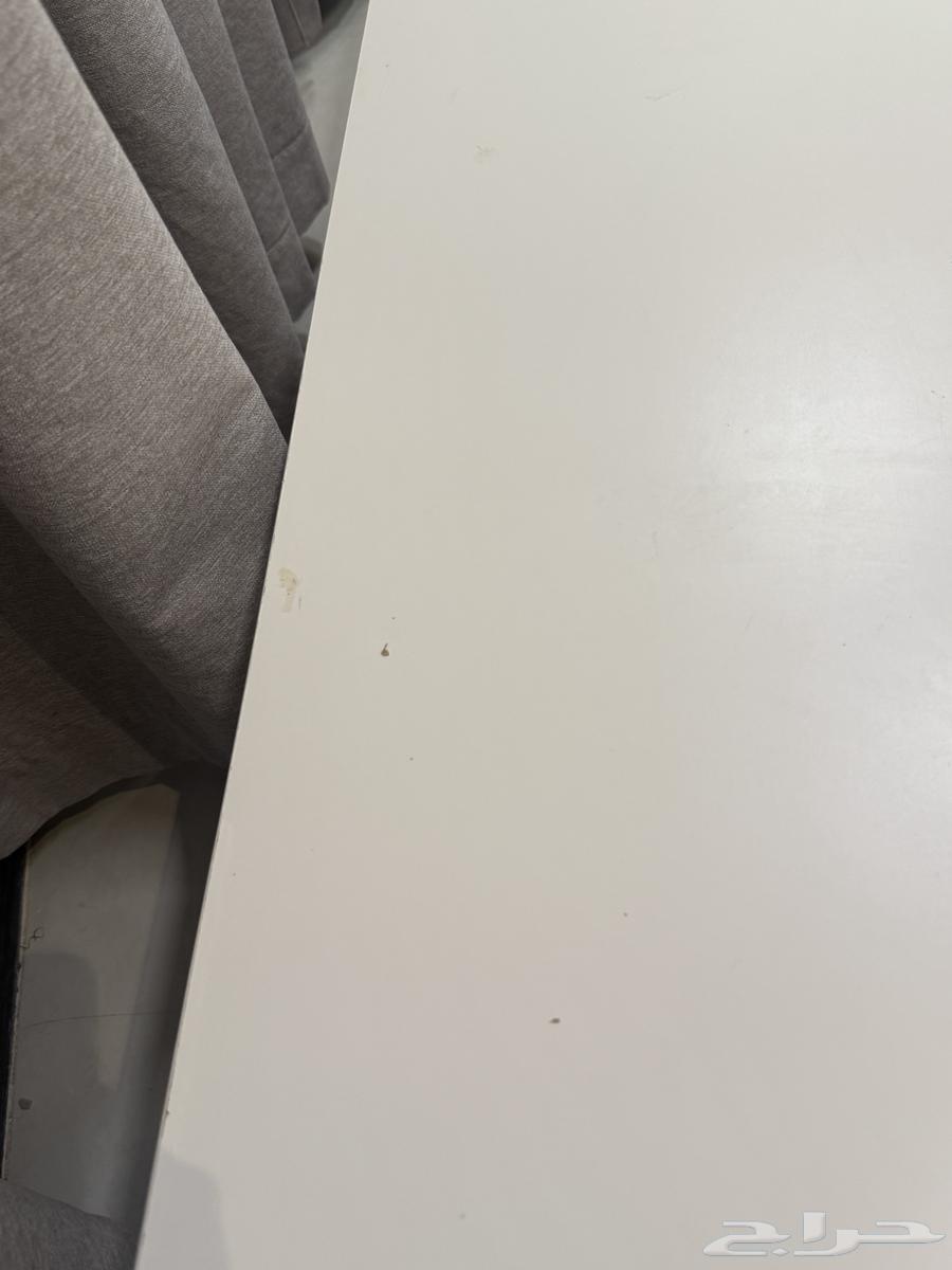 A table from IKEA64345299743491112