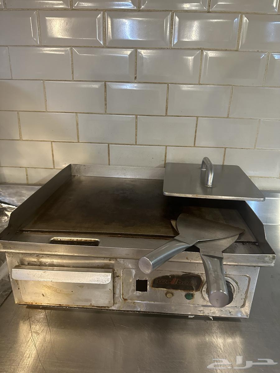 معدات مطعم مستعمله وبحالة ممتازة للبيع64346990650243112