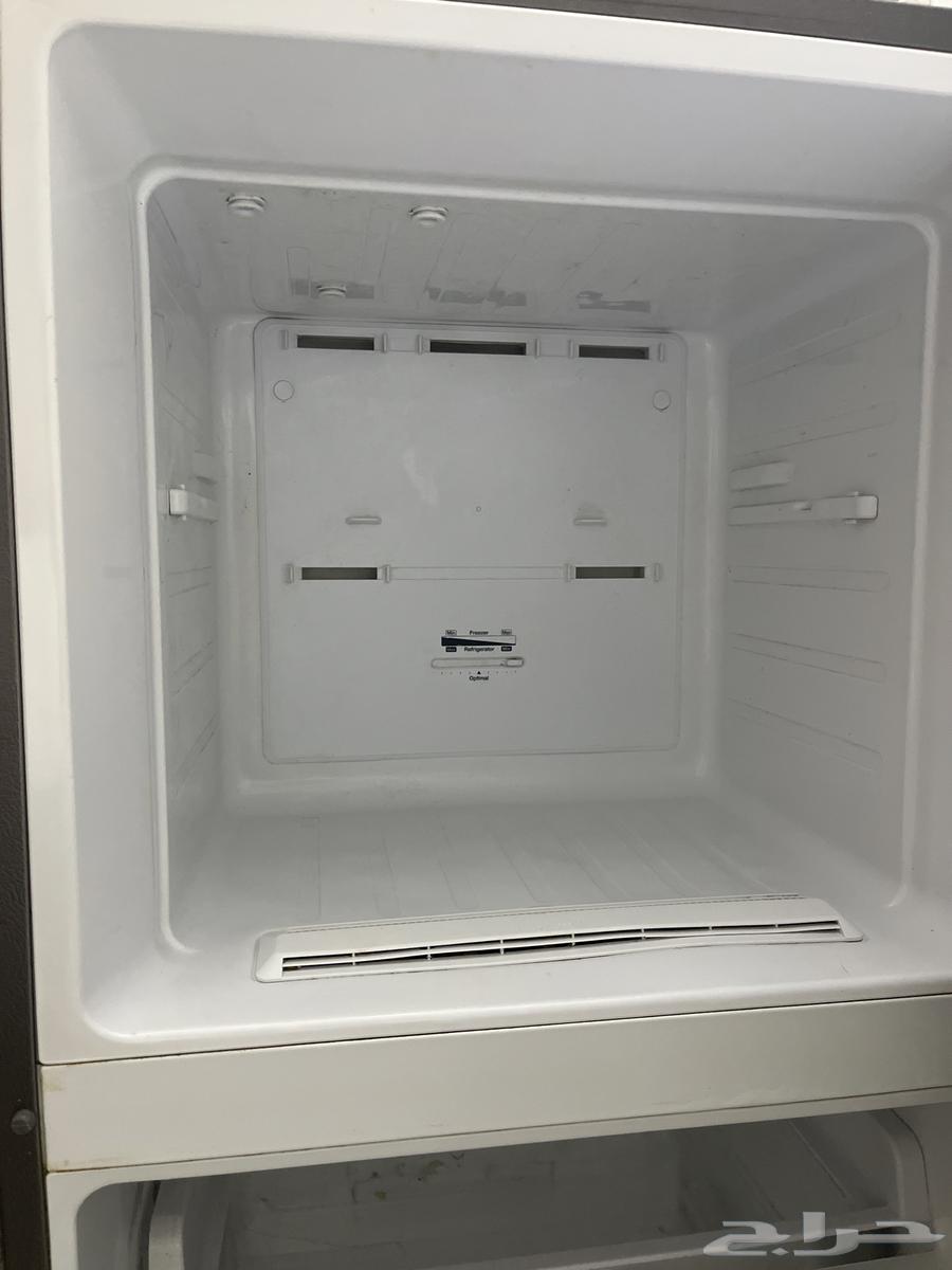 A refrigerator that cools well and makes ice64345135738115110