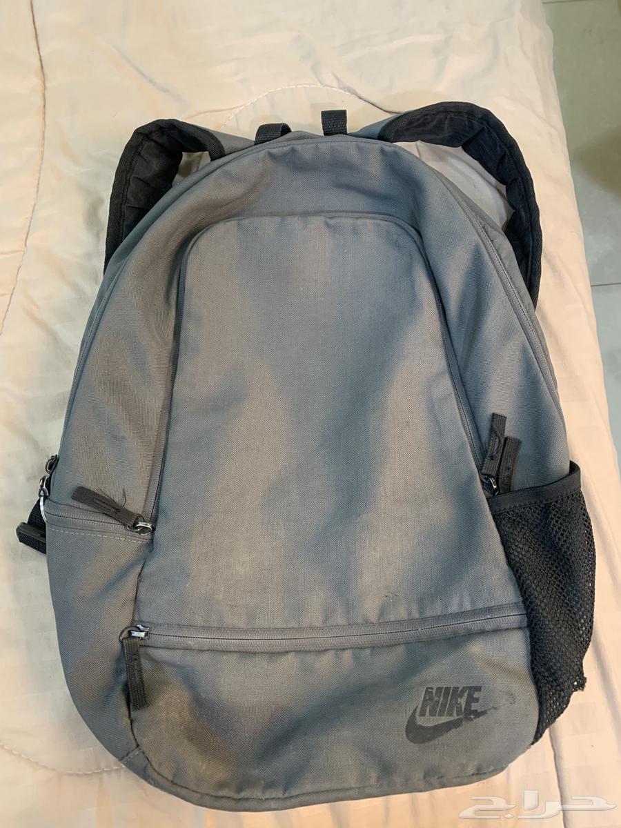 ثلاث شنط مدرسية اصلية ب استعمال نظيف بسعر 20064343870073219111