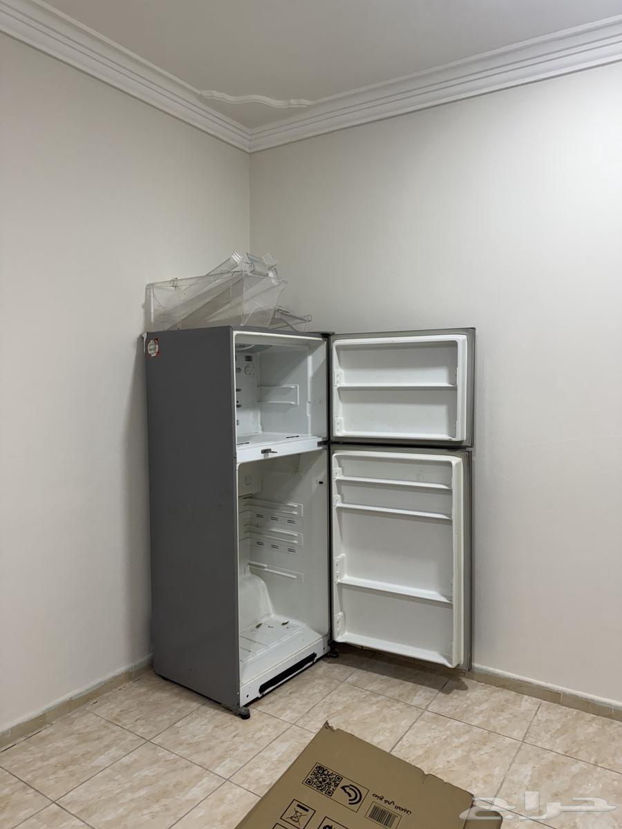 ثلاجه استخدام سنتين لا تعاني من شي السبب شراء ثلاجه اخرا64342713520386110