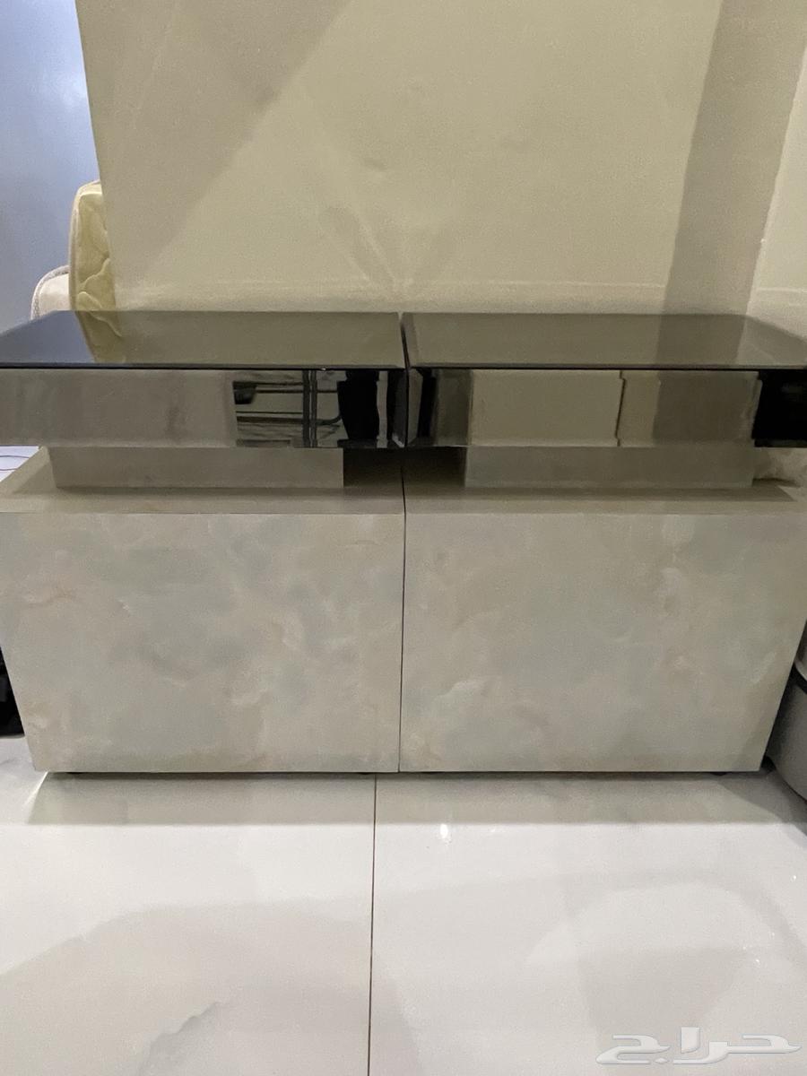 سرير بلون البني الفاتح 200x90 و طاولة جانبية 60x7064336186902914112