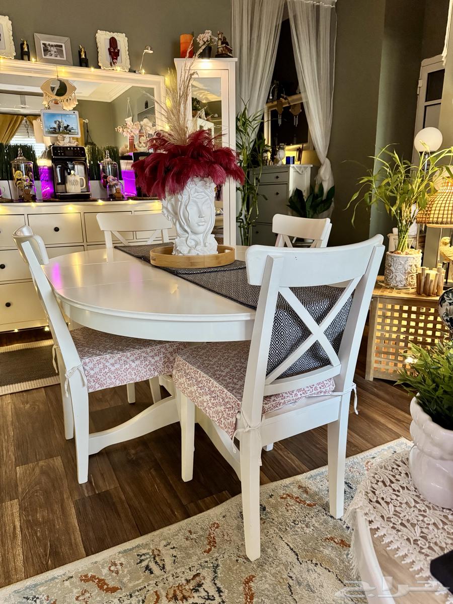 IKEA dining table, sofa, shoe cabinet, mirror64338668600706112