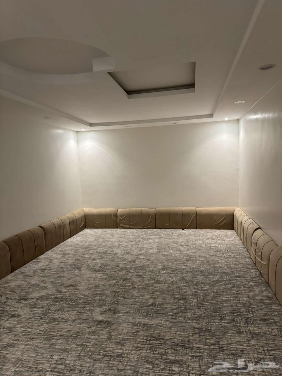 مساند ظهر للبيع نظيفه البيع مستعجل64339496723971111