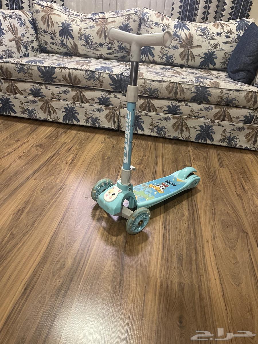 العاب اطفال بحالة شبه جديدة64336618106115111