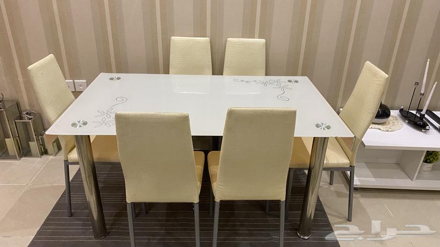Dining table with 6 chairs, excellent condition64336231854082112
