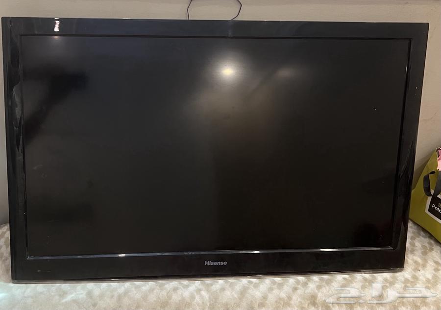 Two regular screens for sale, need maintenance64340916934658113