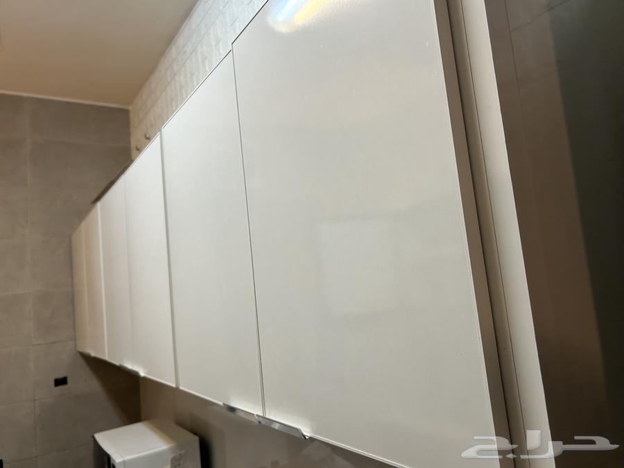 مطبخ ومايكرويف و طاولة طعام64344495334659112