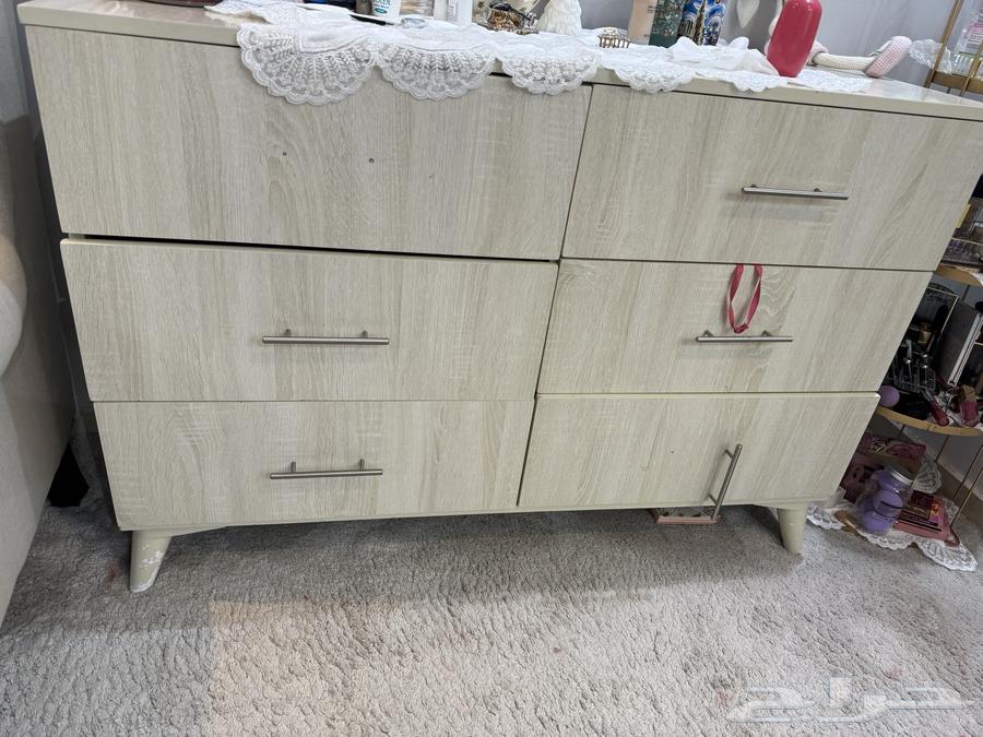 دولاب تسريحة للبيع مع مرايا64343524045570111