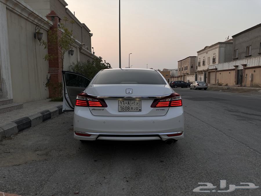 هوندا اكورد 201764490427131393112