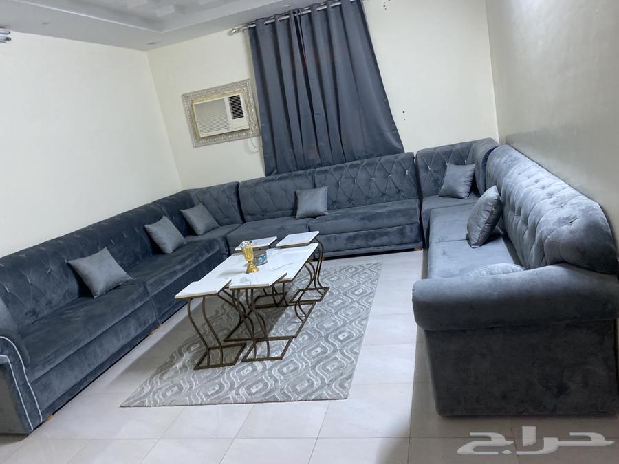 للبيع دولاب مطبخ شبه جديد وكنب ومساند شبهه جديد ومكيف وغساله64344287360898114