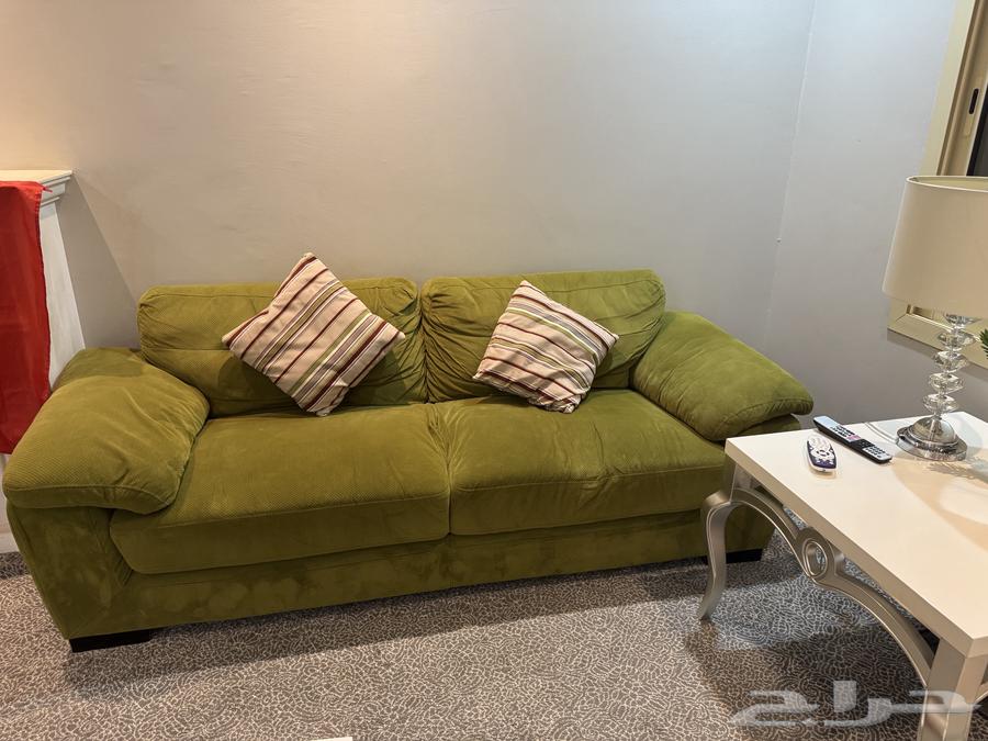 كنب فاخر للبيع وطاولة مدخل64342097334659112