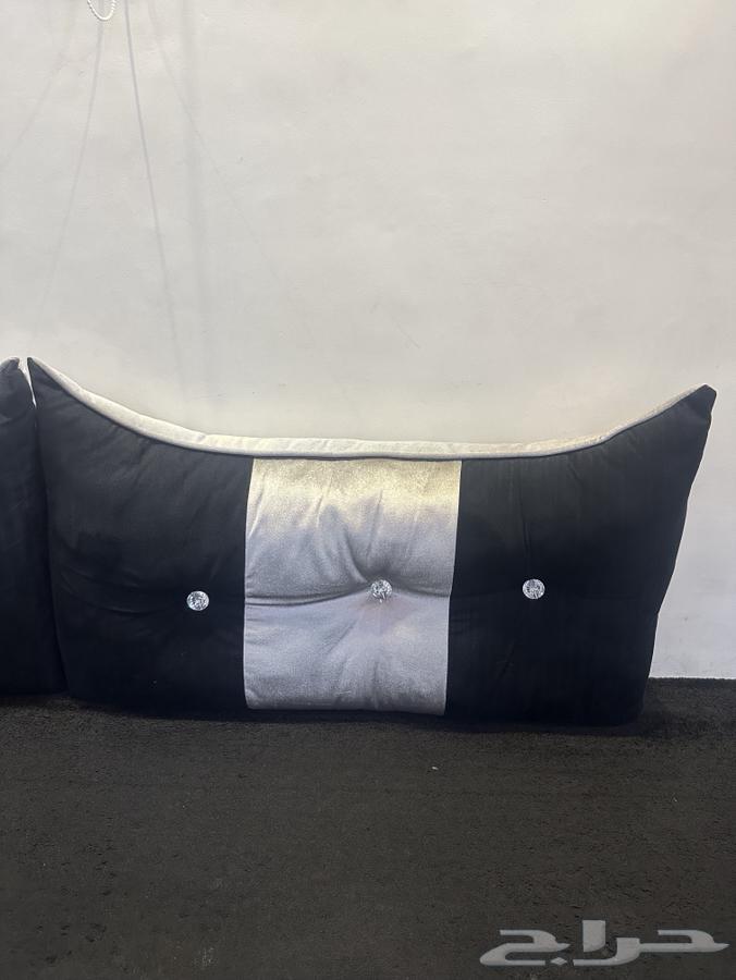للبيع مساند ظهر نظيفه عدد 14 و5 مراكي ودفايه64348655880707110