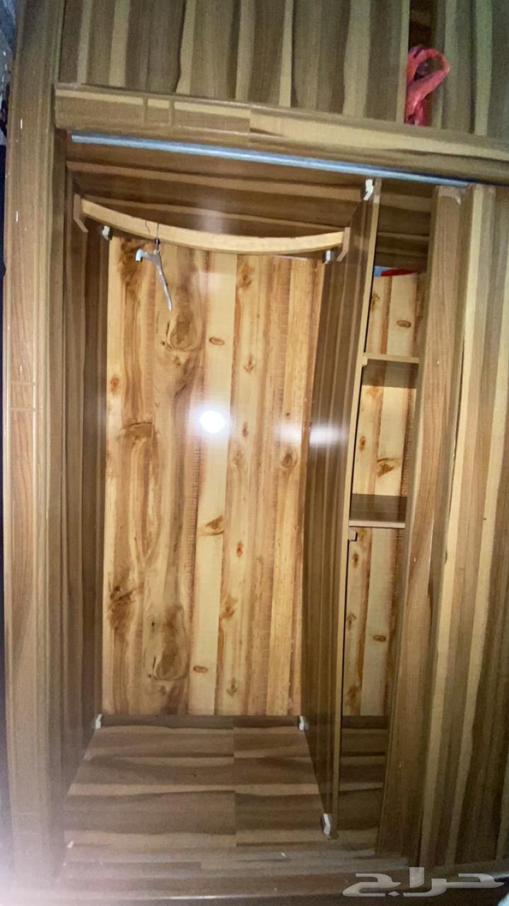 دولاب ملابس نظيف ومفكوك ب30064338685689857110