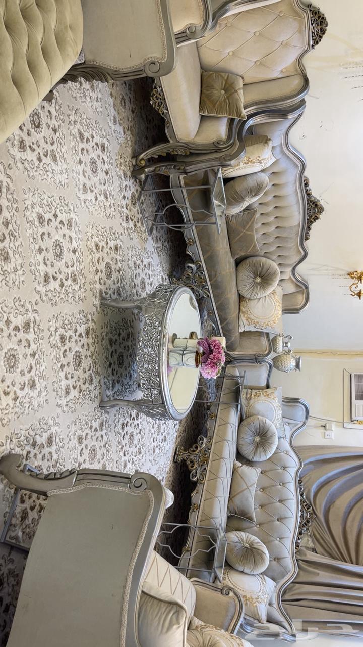 كنب تركي نظيف جدا  مع الاريكه والطاولات64346221843969111