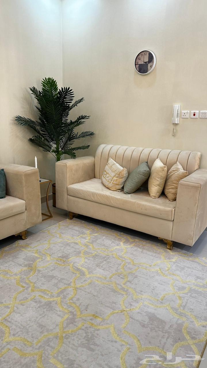 كنب وزوليه وطاولات للبيع نظظيفه64344569572993110