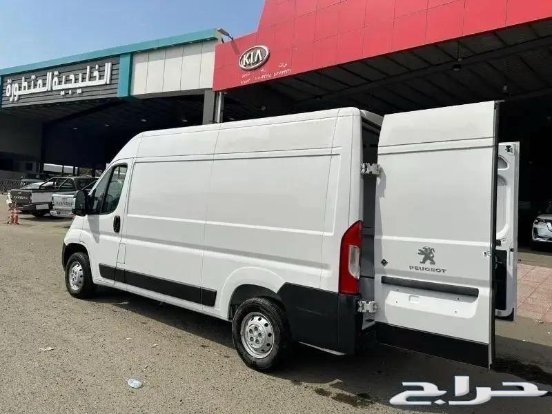 ايجار باص فان بيجو شهري64492393480705110