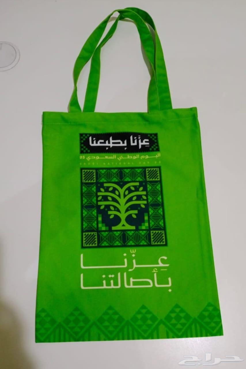 إعلام اليوم الوطني السعودي 95 علم سواري ساري64345284797187114