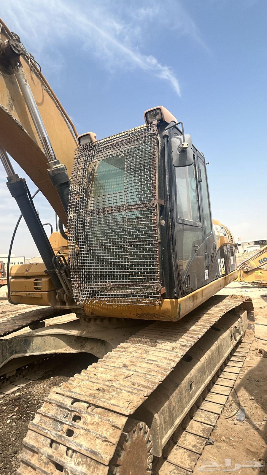 بوكلين كتربلر 2011 للبيع64492352962434113