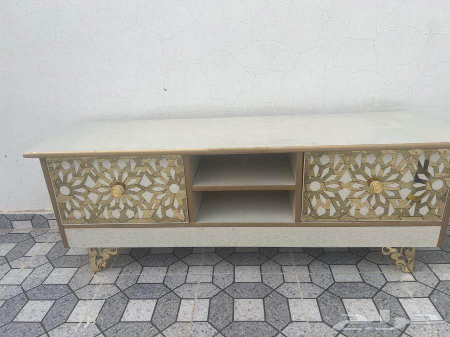 طاوله للبيع64338437054083110