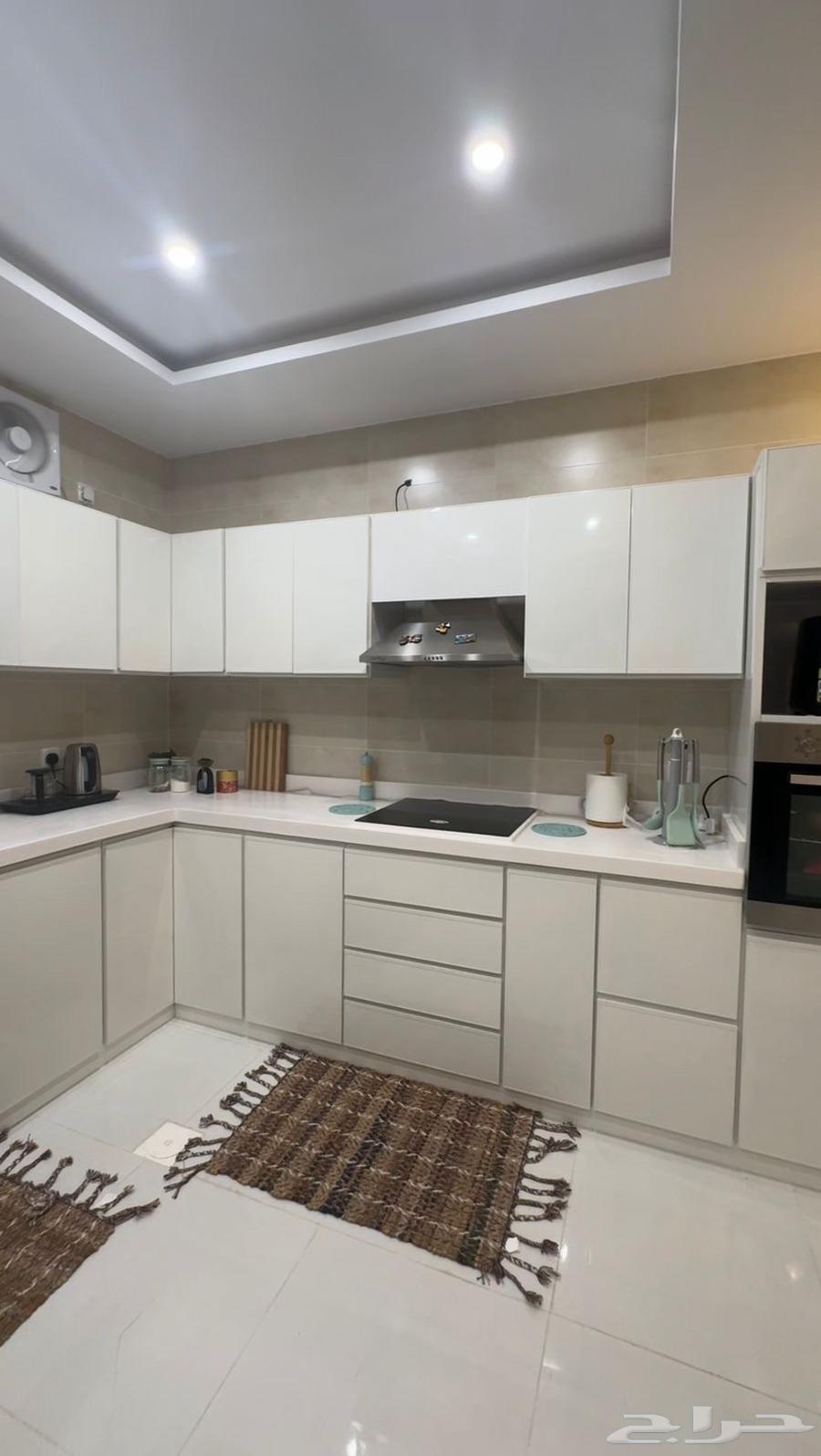 Kitchen cabinet for sale, clean, used for two months, reason for sale is relocation64345507736962113