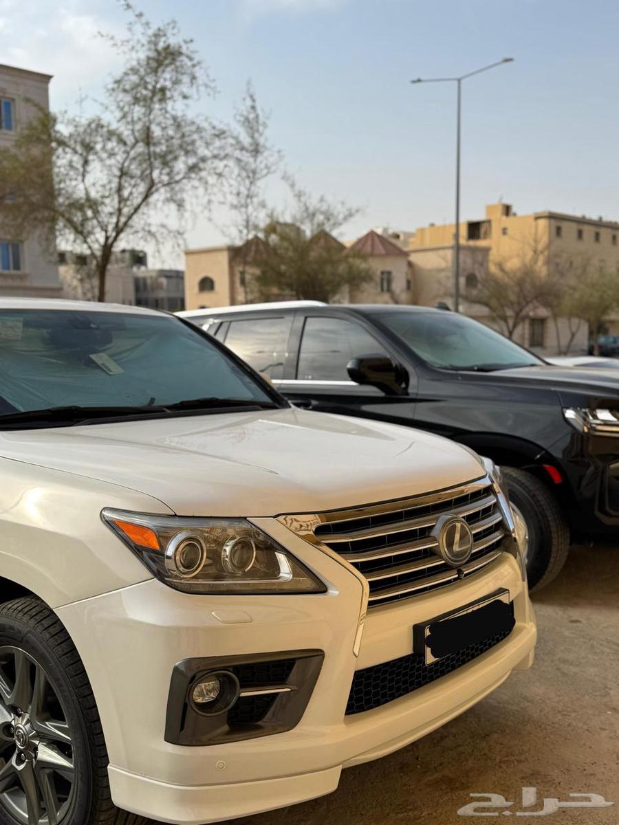 جيب لكزس LX570 2012 نظيف64493491605890112