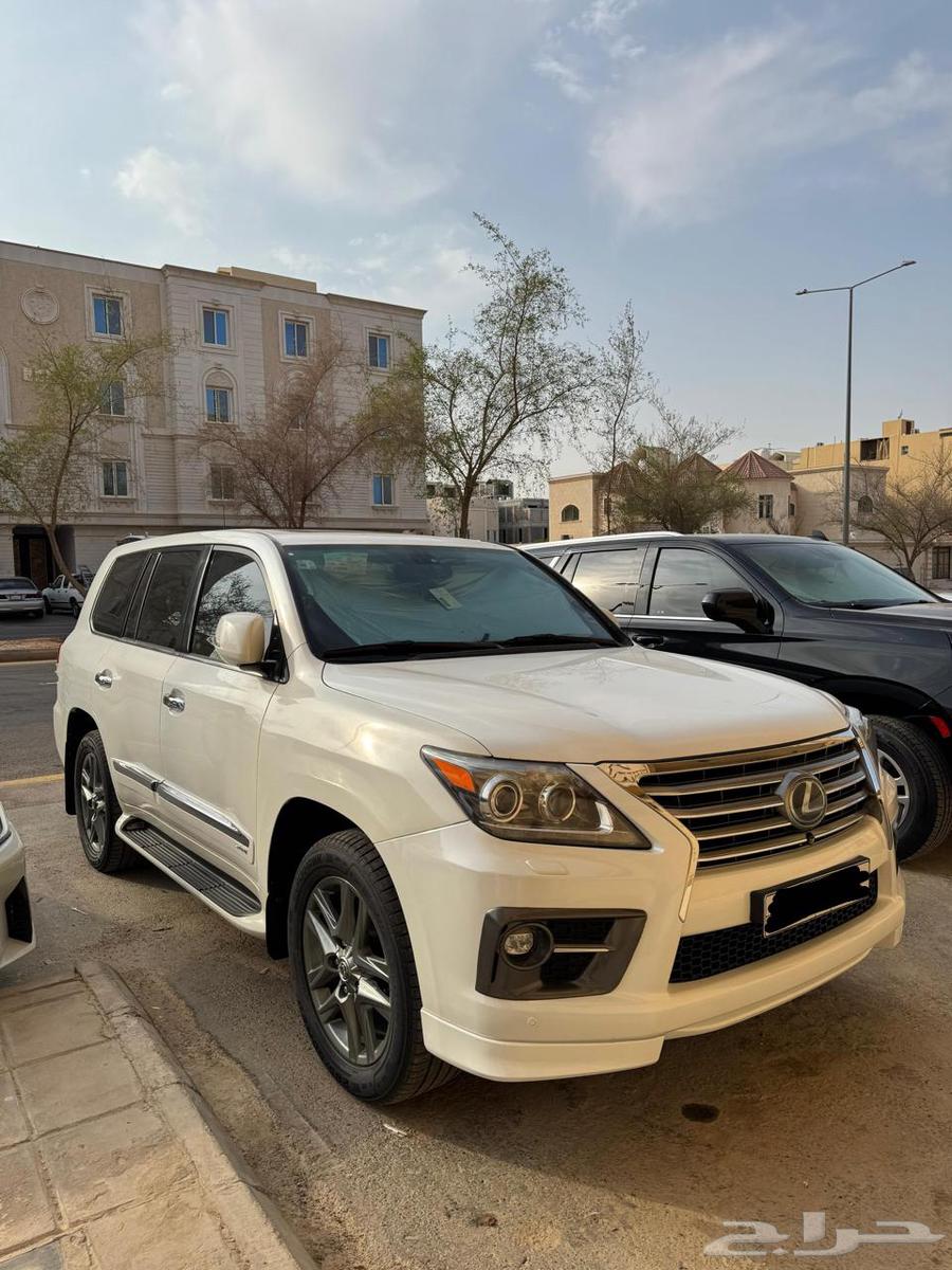 جيب لكزس LX570 2012 نظيف64493491605890111