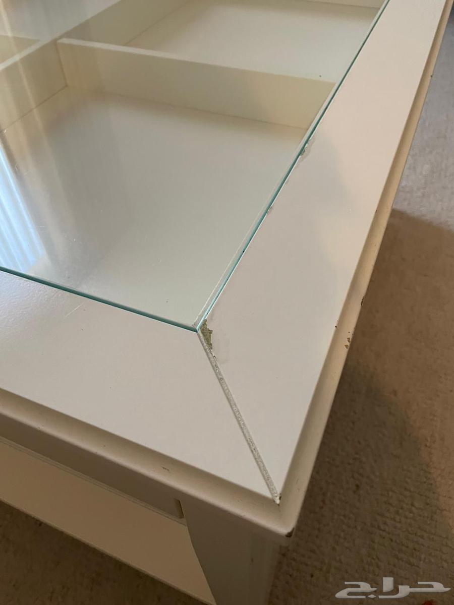 A table from IKEA64339285970563111