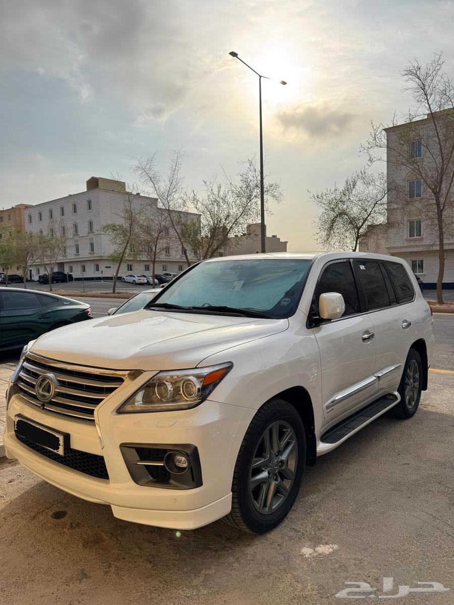 جيب لكزس LX570 2012 نظيف64493491605890110
