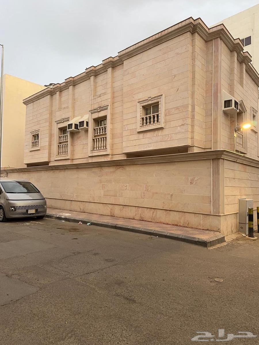 Apartment building for sale in Al Awali63613854109314113