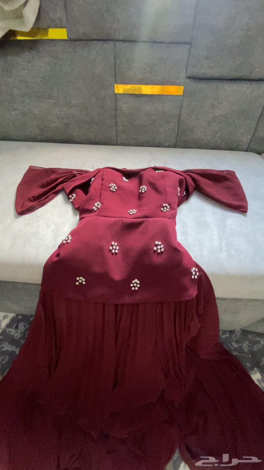 فستان كالجديد لبس لمدة ساعتين فقط اشتريته ب 400 وببيعه ب30064358038080515110