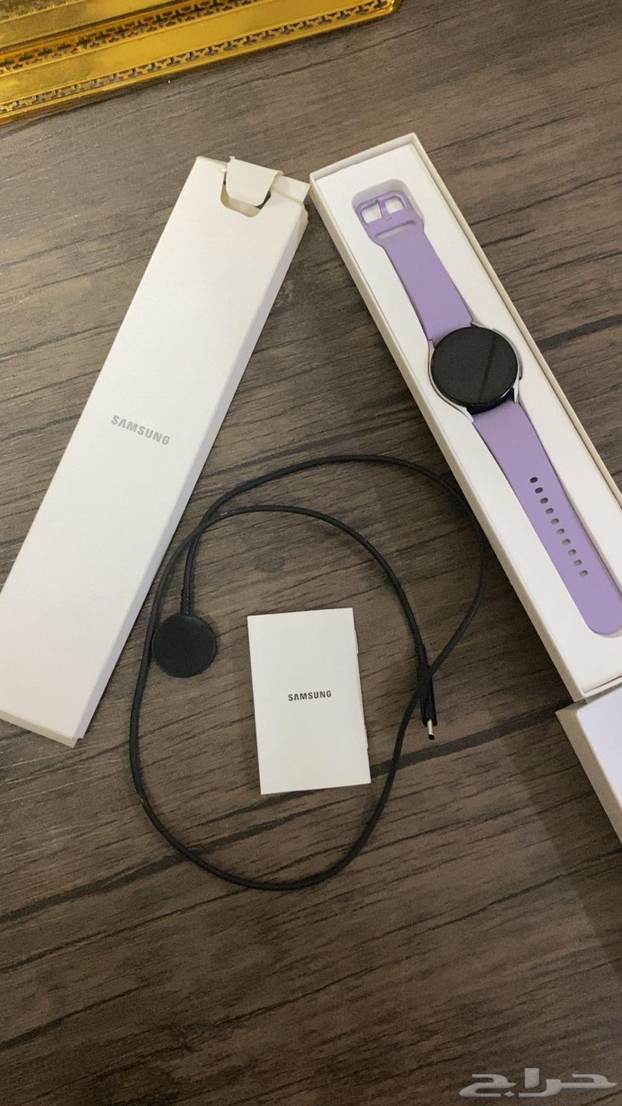 ساعة سامسونج 5ذكية جديدة مع جميع الاغراض والشاحن المغناطيسي64360740211203110