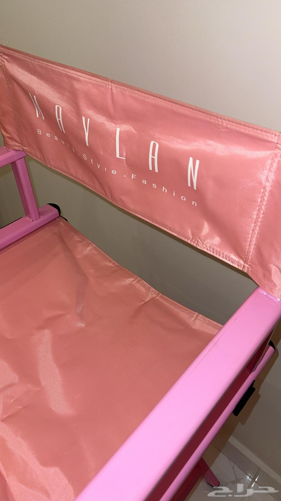 كرسي مكياج عالي هوليود وردي فاتح غير مستخدم نهائيا  في جدة64361385502210112
