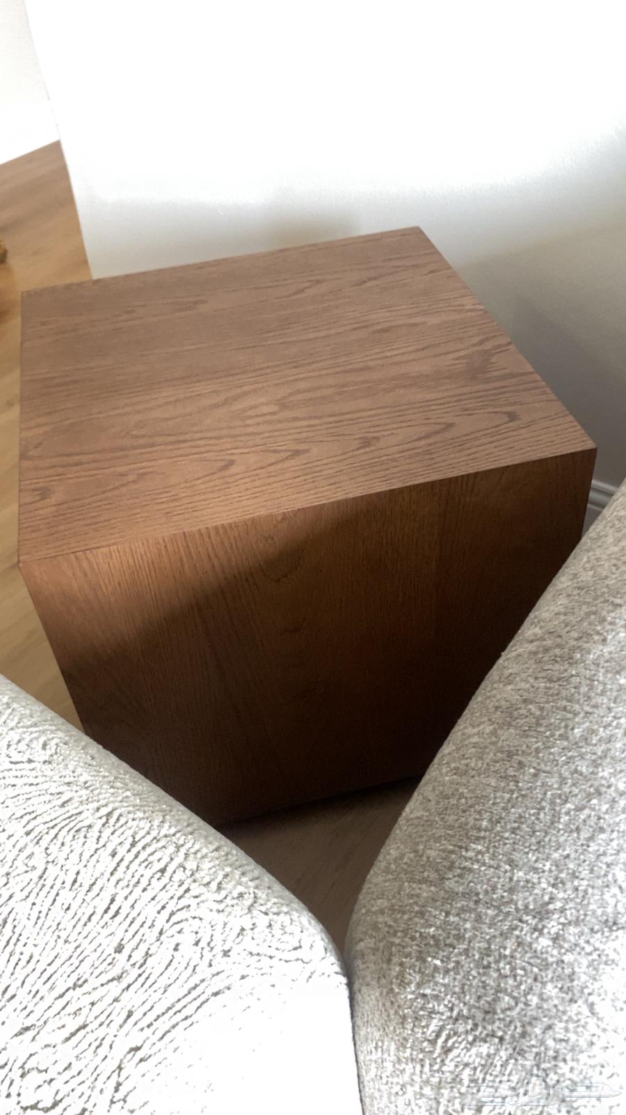 طاولة قهوة وطاولة جانبيه للبيع جديده64350203520642110