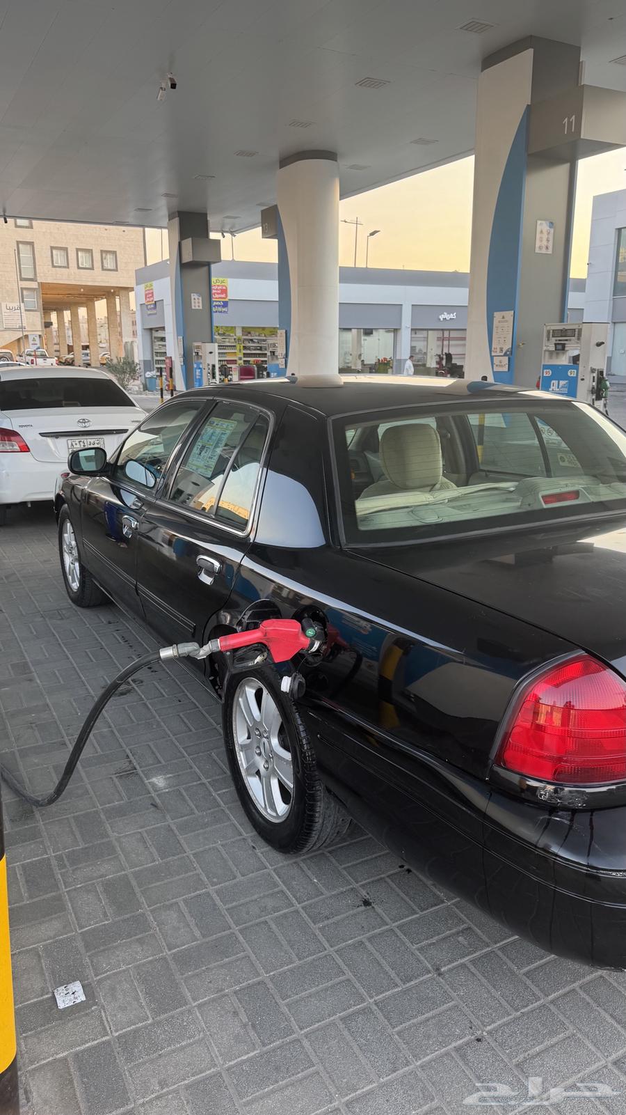 فورد فكتوريا للبيع 201164506830536066114