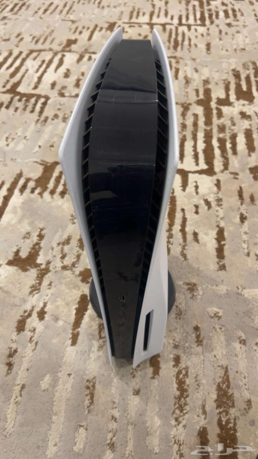 سوني فايف الاصدار الاول يوجد مدخل شريط حد1500ريال64364024785411110