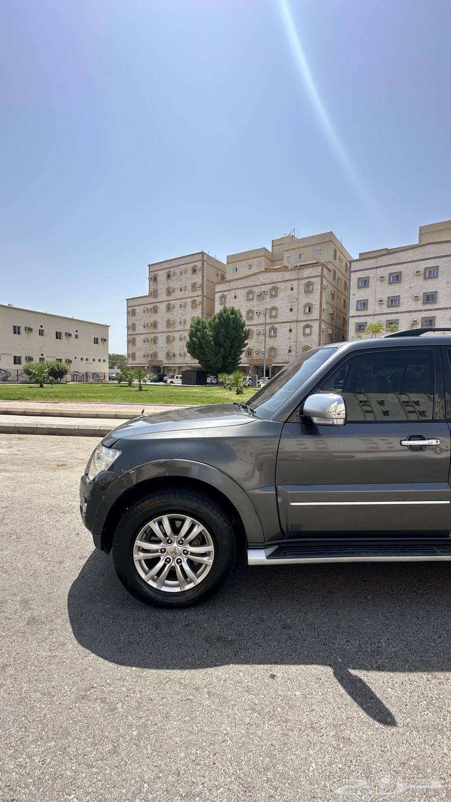 باجيرو 2016 فل كامل 3.8 فتحة سقف دفلوك هوك خلفي سعودي ذهبية64500408313857112