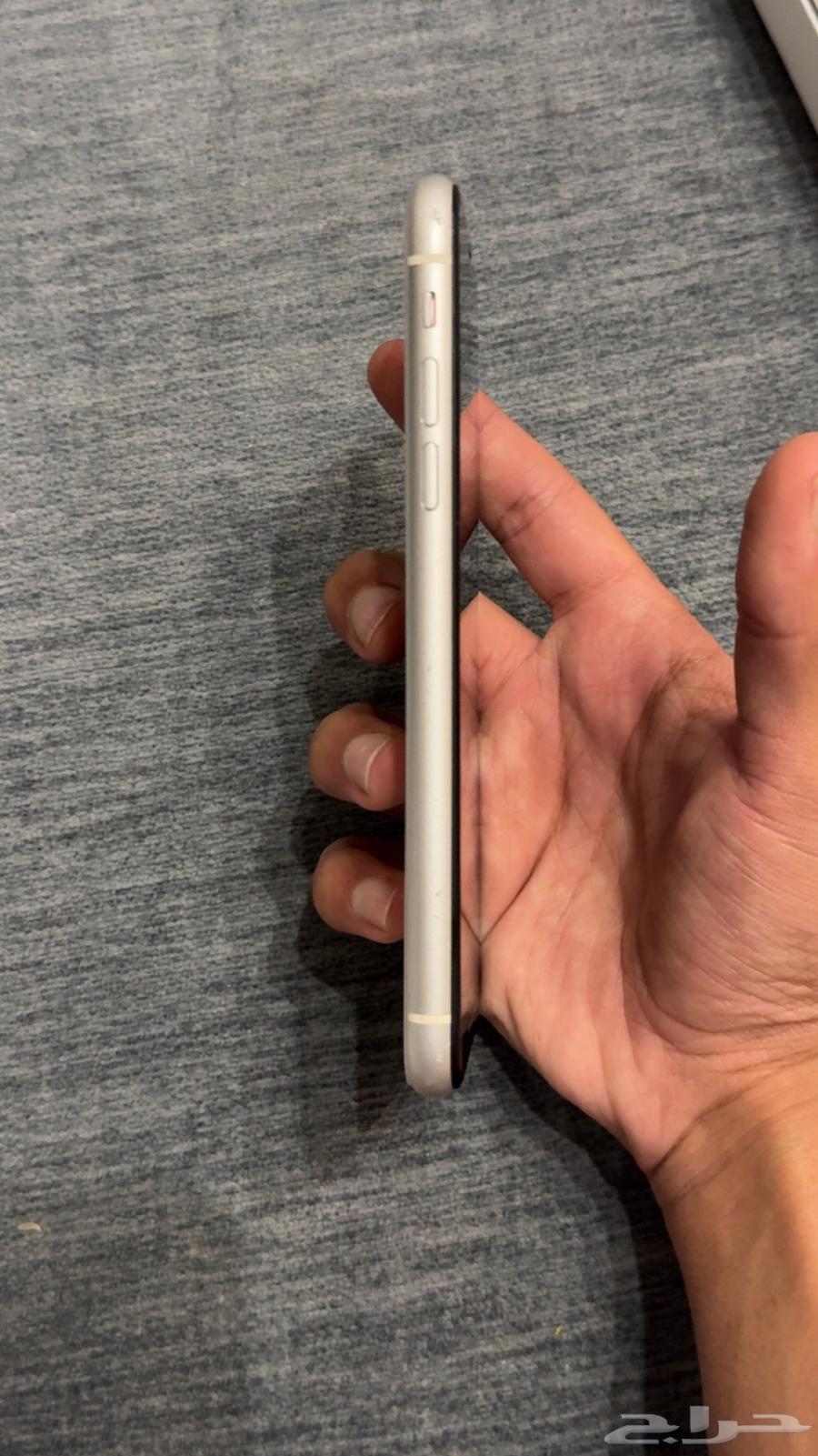 iPhone 11 standard with replaced screen64360290558467112