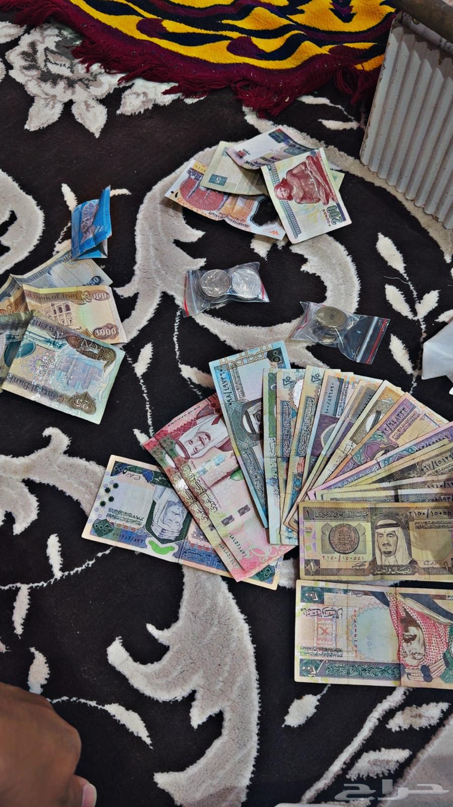 فلوس قديمه تعتبر من التراثيات بحدود 1000  لاعلى سومه ص.خاص64349125855105110