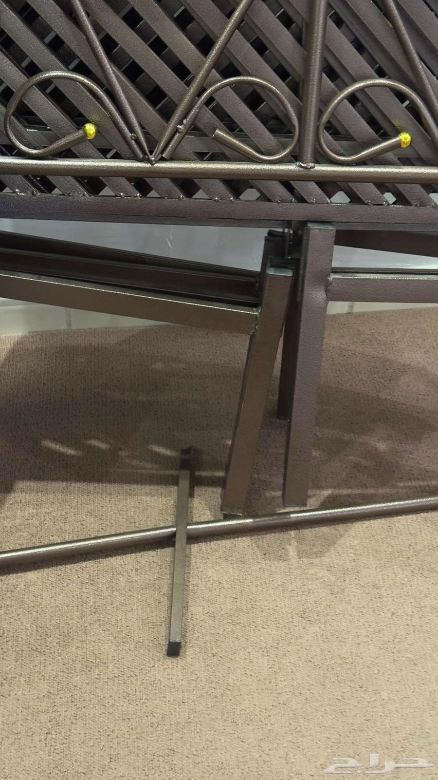 كرسي مكسور للبيع اي سعر يجيني أبيعه64355523069826110