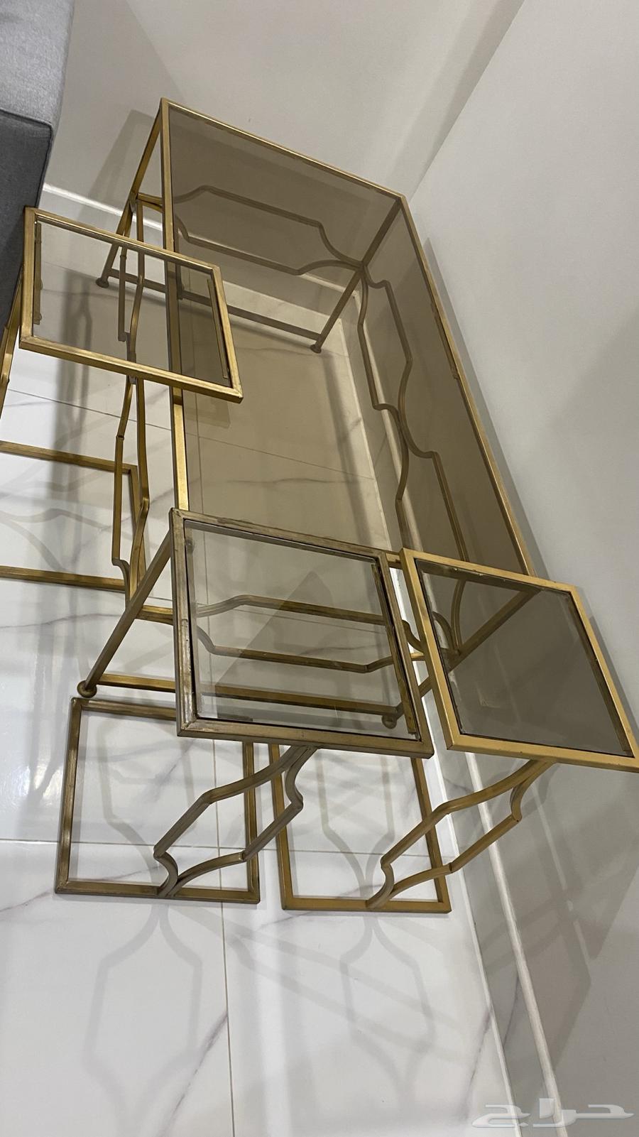 A large table with three services64355917429891110