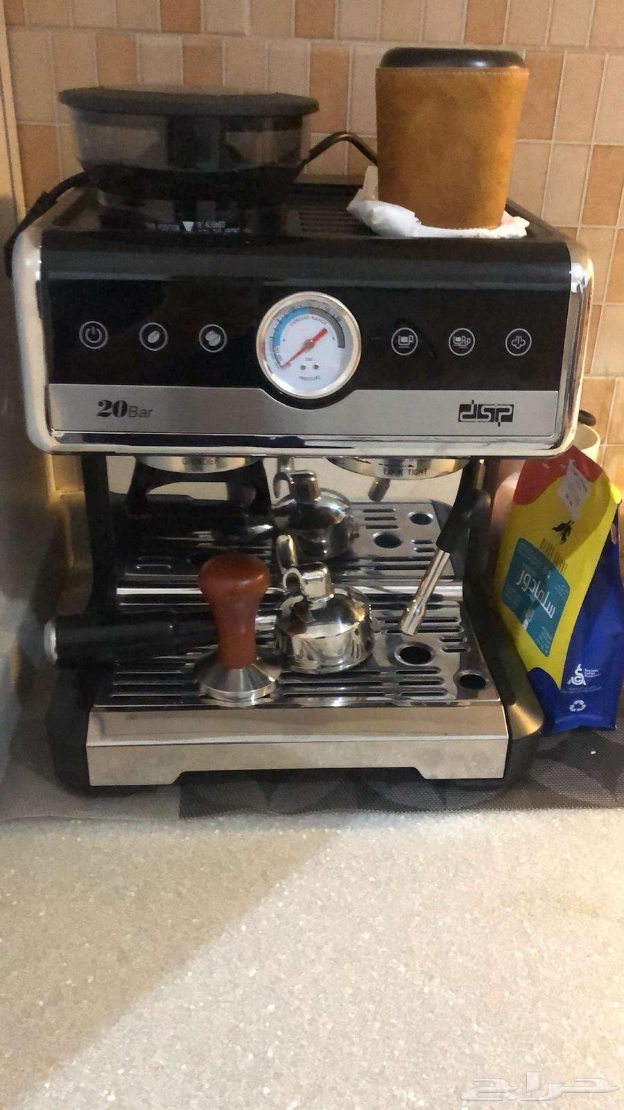 للبيع مكينه قهوه شبه جديده استخدام خفيف جدا64356558961921110
