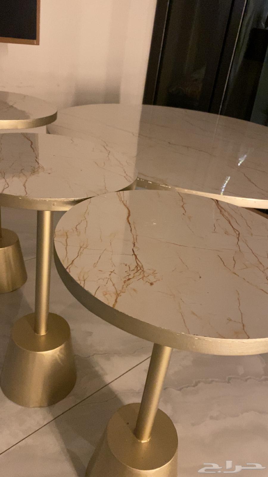 طاوله كبيره واربع طاولات صغار64360083366787111