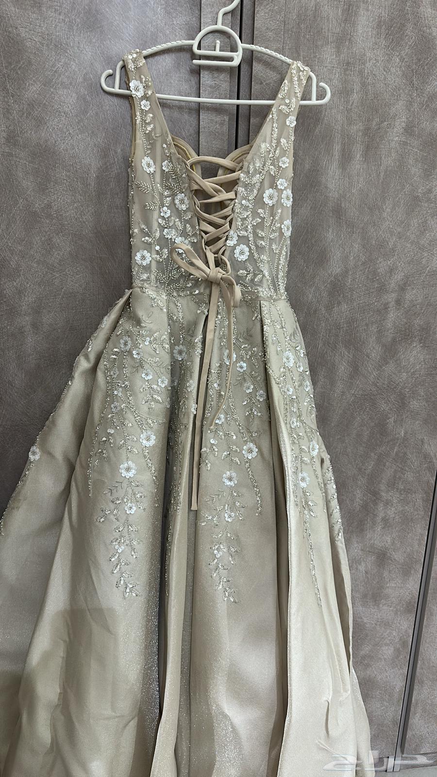 Dress worn once, size S only, bought for 1000, selling for 65064360929551234112