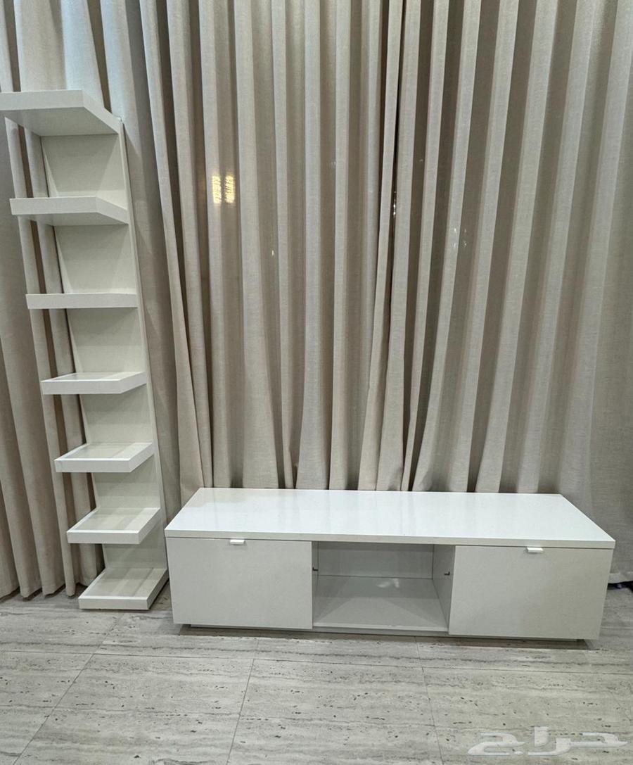 طاولة تلفزيون TV من ايكيا مودرن ابيض - طاولات طاوله تلفاز64359793048194110