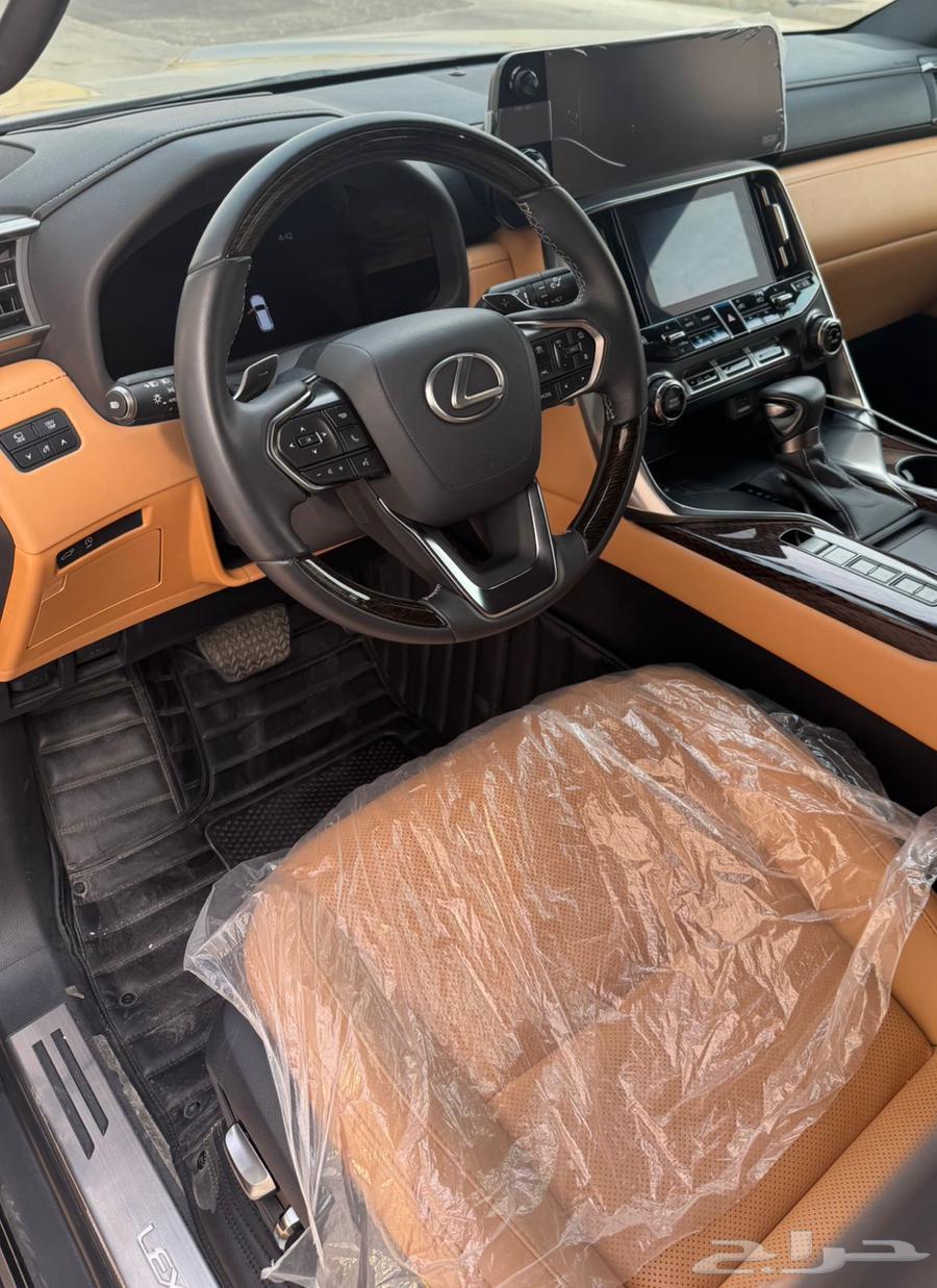 Luxury Lexus LX600 2025 model available for transfer through Al Rajhi Bank64494208483073114
